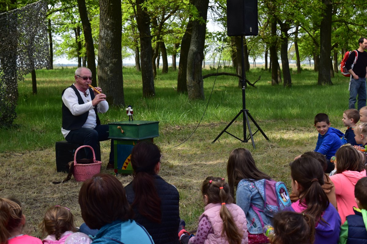 tuzokunnep_babszinhaz